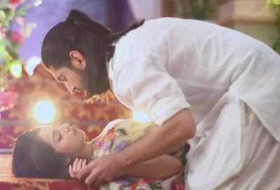 Dil Bole Oberoi Shwetlana get arrested, Omkara kisses Gauri bringing her  back to life