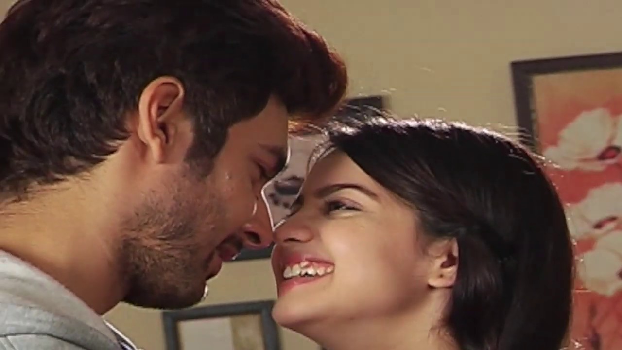 Romance Between Jai and Aadhya in Internet Wala Love - YouTube