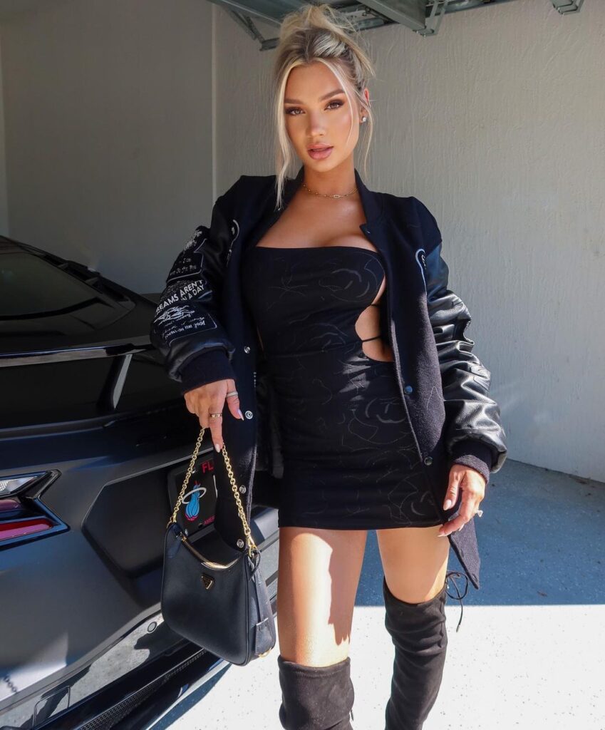 Alexa Collins – Premium Beauty AI